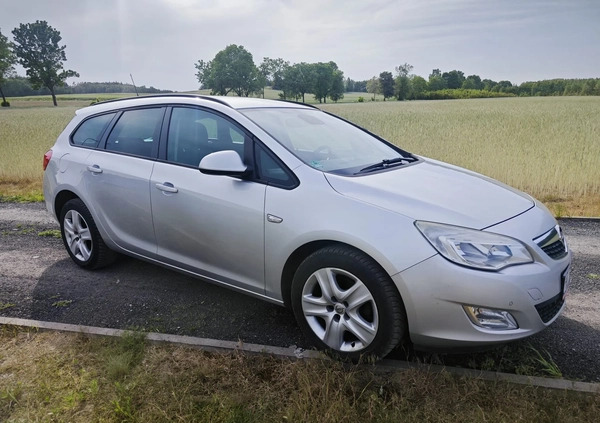 Opel Astra cena 16900 przebieg: 258000, rok produkcji 2011 z Sieradz małe 277
